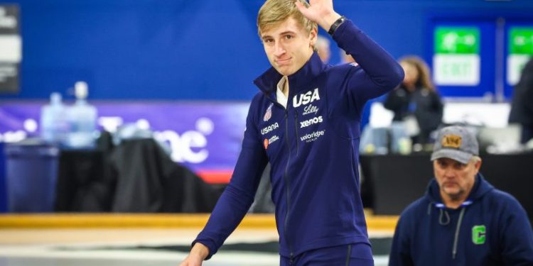 Jordan Stolz locks up spot for Olympics in three sprint distances