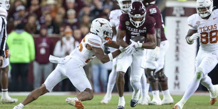 Who wins in rivalry week? College football picks for Week 14 schedule