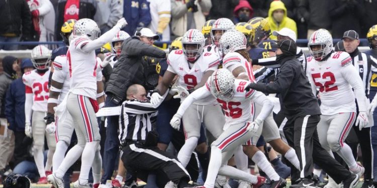 Ohio State-Michigan football flag planting brawl, revisited