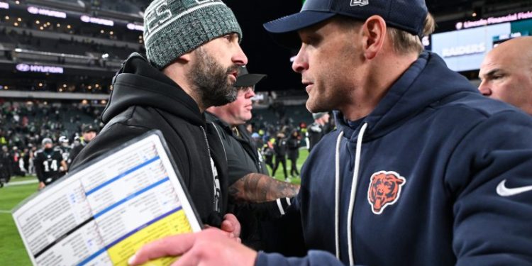 Bears coach king of Chicago after win leads to free hot dogs