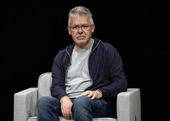 Apple’s AI chief abruptly steps down