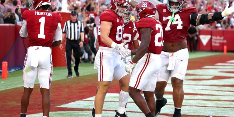 Bowl projections: CFP race down to final step with multiple outcomes possible