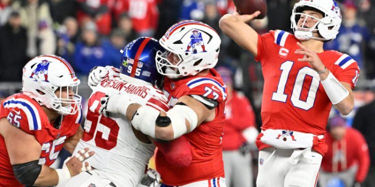 NFL playoff picture: AFC’s No. 1 seed changes hands again Monday night