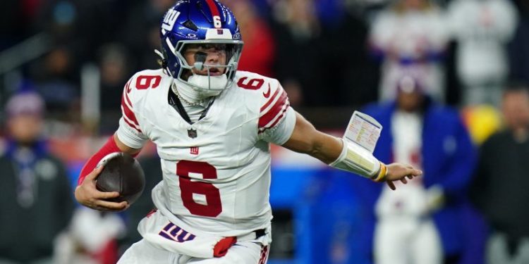 Rookie QB refuses to change wild playing style after latest huge hit