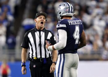 Refs make headlines with questionable call again on ‘TNF’