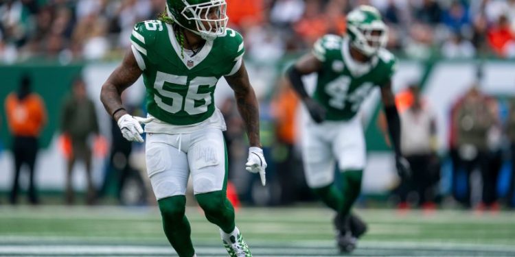 Jets LB dresses as Batman character as team debuts Gotham-branded unis