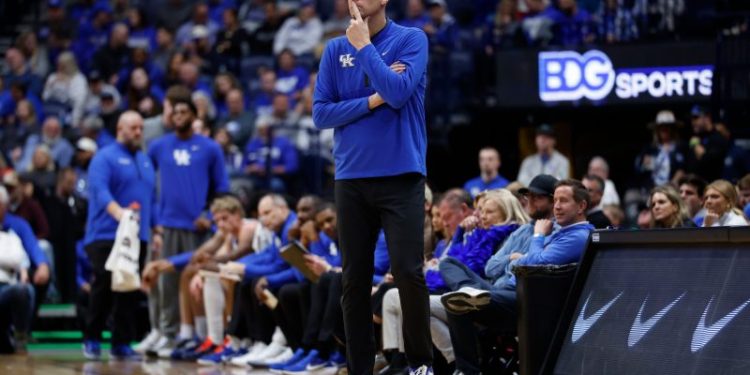 College hoops takeaways: Kentucky boos ‘well-deserved’, who is No. 1?