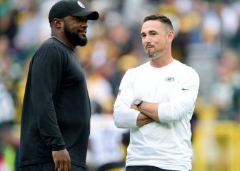 Aaron Rodgers defends job futures of Mike Tomlin, Matt LaFleur