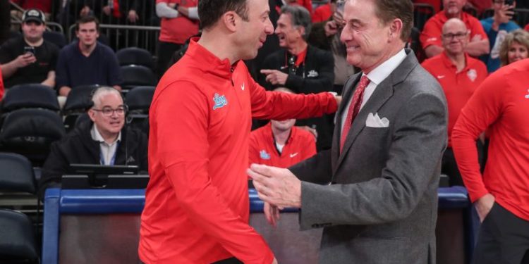 Rick Pitino chases win No. 900. His son, Richard, stands in the way.