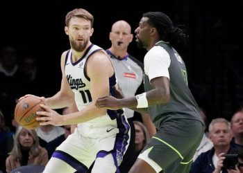 Kings All-Star expected to return tonight as trade rumors ramp up