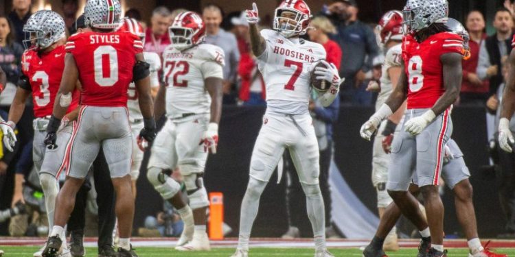 Indiana or Miami? Our expert predictions for the CFP title game