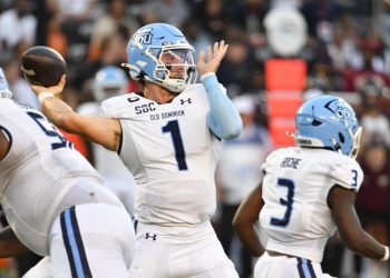Old Dominion dual-threat QB transfers to Wisconsin