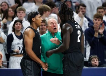 Tom Izzo tells Michigan State’s Kur Teng ‘you can’t guard my mother’