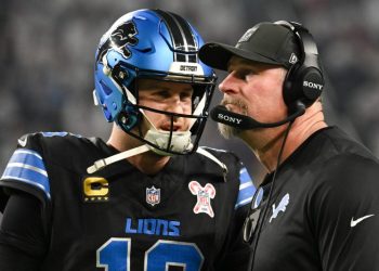 With Week 18 underway, which NFL teams are out of playoff contention?