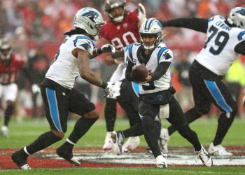Panthers flea-flicker attempt backfires vs. Buccaneers