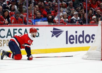 Capitals star, Olympian limps off ice after big hit