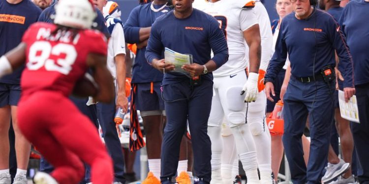 Brian Flores, Vance Joseph among Cardinals top coaching candidates