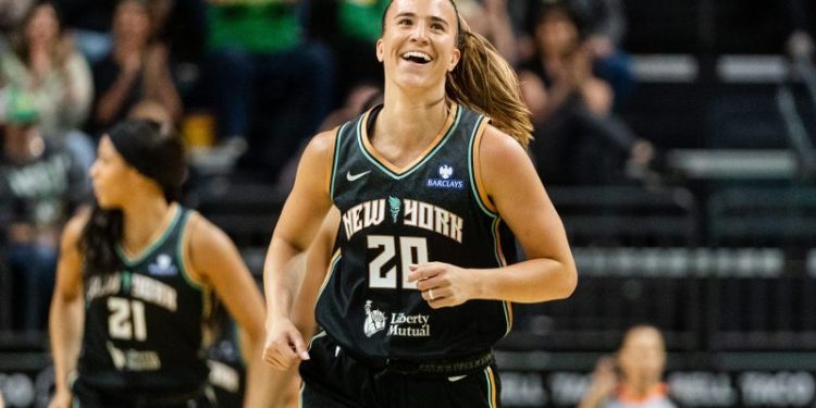 Sabrina Ionescu’s fiery halftime speech helps Oregon upset No. 21 USC