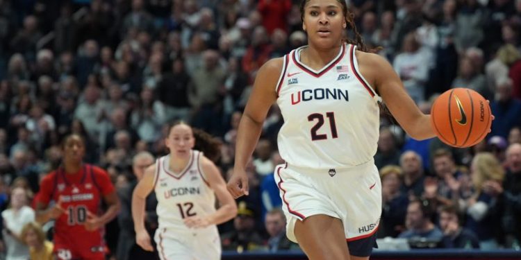 UConn women’s basketball starts fast, smokes St. John’s: Highlights