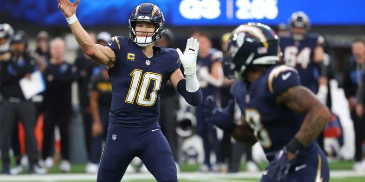 Chargers vs. Patriots: Can Bolts’ O-line hold up to playoff pressure?