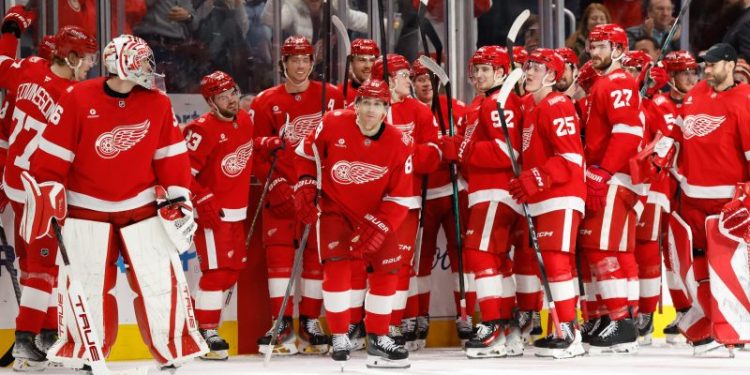 Patrick Kane scores 500th career goal in Red Wings game vs. Canucks