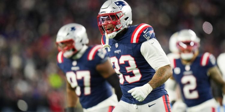 Patriots stifle Chargers for first playoff win since Brady-Belichick era