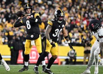 Will Aaron Rodgers’ last NFL pass be a pick-six?