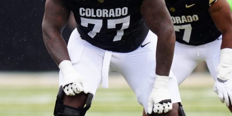 Colorado coach Deion Sanders loses elite player to transfer portal