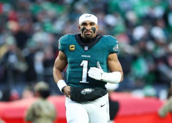 Jalen Hurts declines to endorse Eagles OC after team eliminated