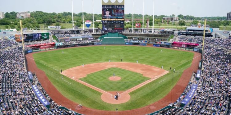 Power move: Royals moving in fences at Kauffman Stadium
