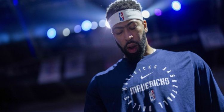 What’s going on with Anthony Davis? Explaining injury, trade scenarios