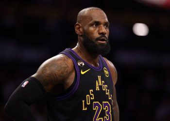 LeBron clears air on Austin Reaves after his agent’s comments