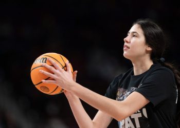 South Carolina women’s basketball adds French prospect vs. Texas