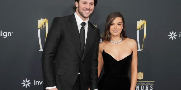 Josh Allen addresses viral photo of Hailee Steinfeld in Broncos gear