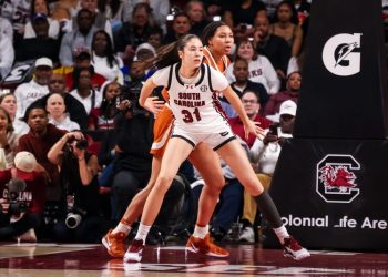 South Carolina hands Texas a second consecutive loss: Score, highlights