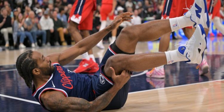 Report: Kawhi Leonard to miss rest of road trip with sore knee