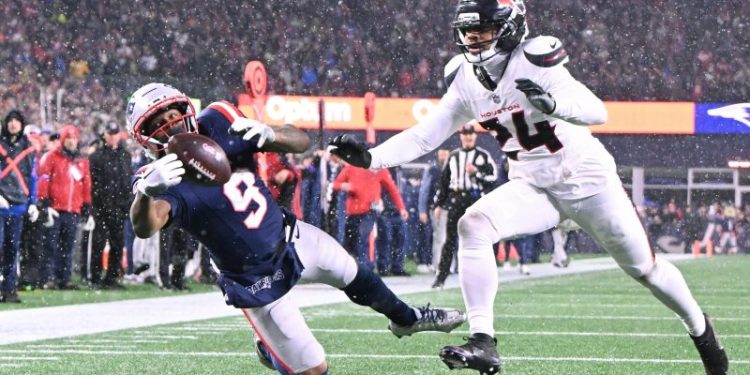 Patriots top turnover-prone Texans, clinch AFC title tilt with Denver