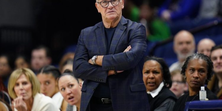 Frank Pepe’s delivers pizza to meet UConn’s Geno Auriemma’s standard