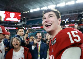 ‘Holy smokes!’ Hoosiers vividly describe Fernando Mendoza’s TD run