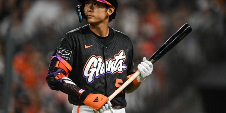 Giants outfielder detained at LAX: What we know