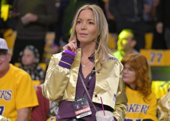 Lakers’ Jeanie Buss responds to reported criticism of LeBron James