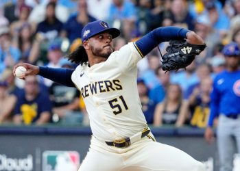 Brewers trade All-Star to Mets, who have rebounded with a flourish