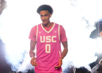 Alijah Arenas makes highly anticipated USC debut vs. Northwestern