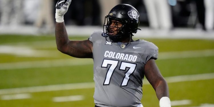 Star lineman picks LSU, Lane Kiffin after leaving Deion Sanders