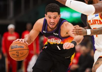 Phoenix Suns lose star guards to injury in loss to Hawks