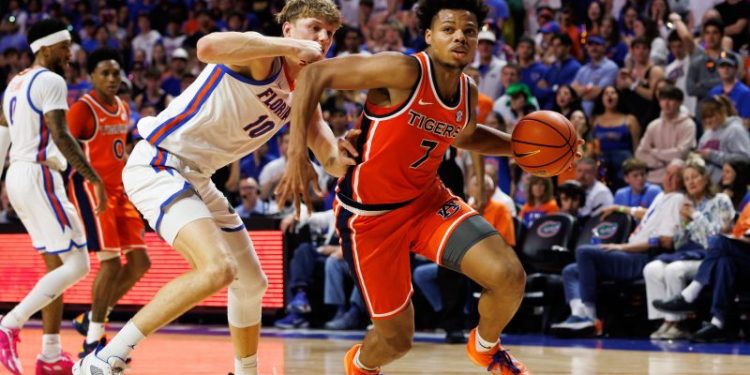 Auburn upsets No. 16 Florida, its first win in Gainesville since 1996