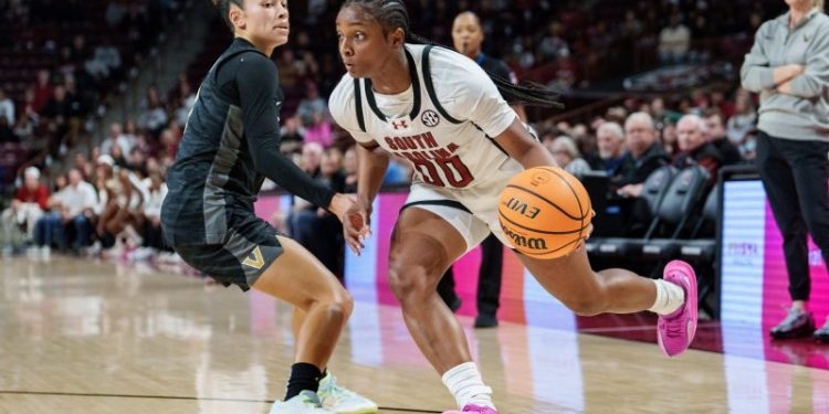 South Carolina bounces back, hands Vanderbilt first loss of season
