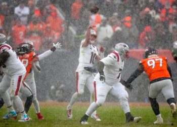 Mother Nature makes a statement at AFC championship game