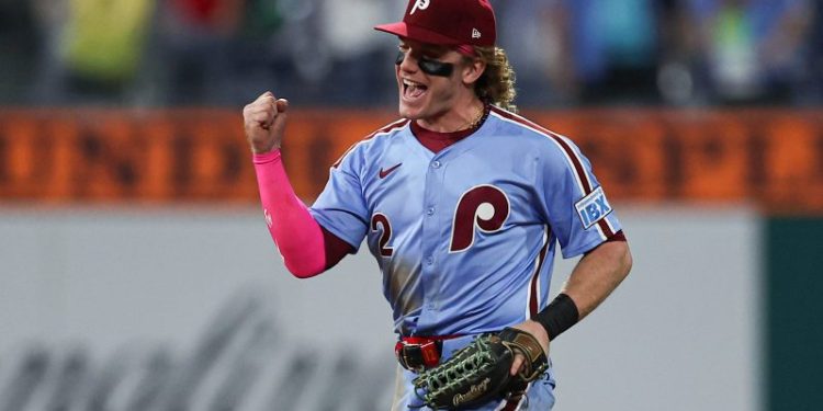 Giants bolster outfield by adding Gold Glove free agent