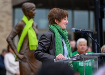 Notre Dame legend calls Trump a fascist who should be removed from office